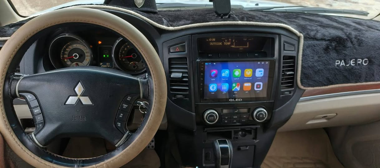 السلام عليكم للبيع باجيرو موديل 2008 لون سلفرمحرك 3000 اقتصادي رقم بغداد دولي بسمي كير محرك حداديه جيد جدا السياره مكفوله من الحادث بيهه بنيد مصبوغ أثر جراد بس العنوان بغداد للاستفسار الاتصال على الرقم ***********
