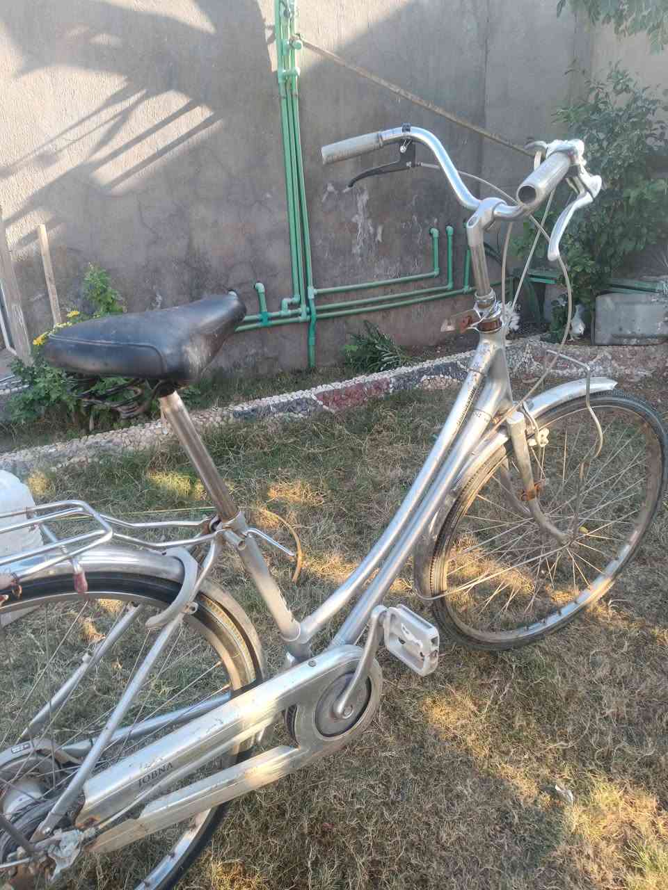 اسلام عليكم شباب. بايسكل للبيع حجم 26 نظيف كله استيل. وبيه كير سعر 50 الف الشراي يجي خاص. مكان مشخاب أم عرده
***********
