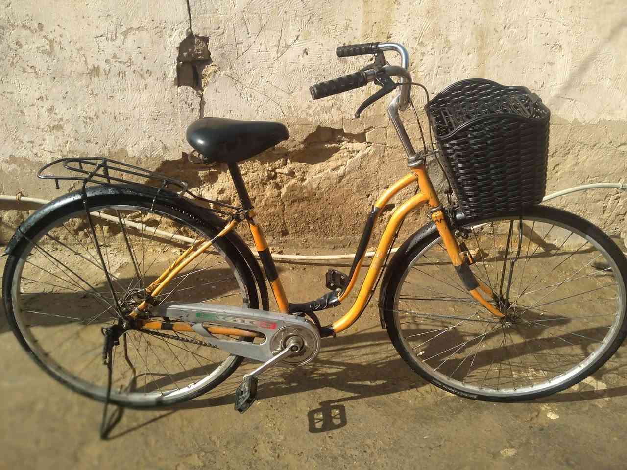 بايسكل ياباني للبيع
شغال كامل وبريكات امامي وخلفي
السعر : 50 وبي مجال
الرقم : ***********
