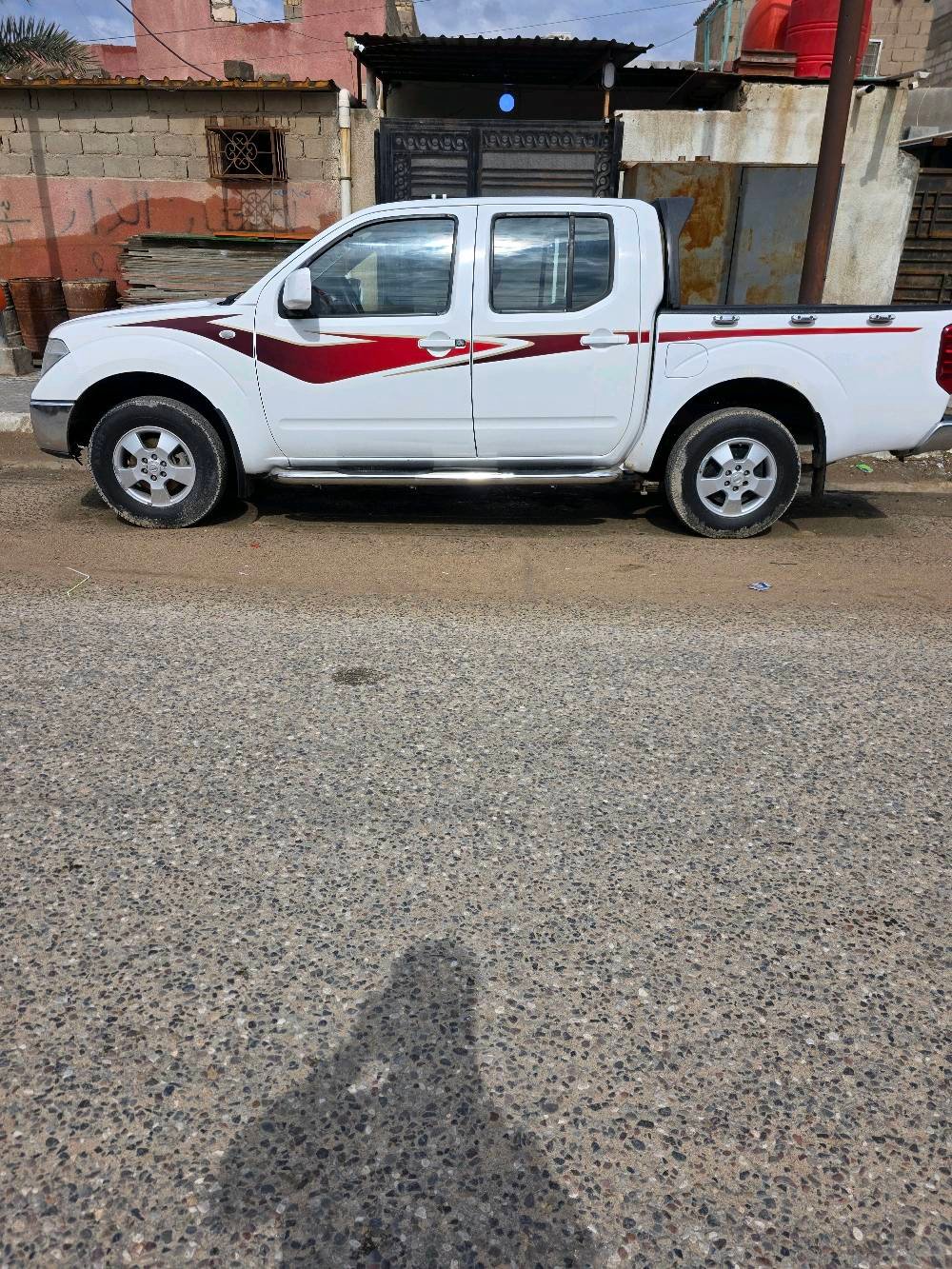 السلام عليكم نيسان نافارا للبيع مديل 2012 كير اوتـوماتيـك ، مكينة نظيفة  رقم السيارة بصرة شرط التحـويل سـنوية لحد 2029 ،هزه سنه 2026 تبريد شغال ،  فقط بيع ، سعر 100 وبيها مجال قليل حــگ الجــيـة ، للاستفسار اكثر عن التفاصيل والشراي يتصل علة هذة الرقم *********** ، السيارة بدي نظيف فقط ملاحظات قليلة ، مكاني البصرة تنومه شط العرب