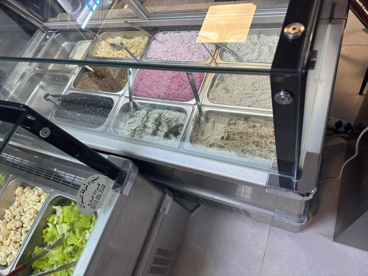 السلام عليكم 
عارضات يوكر ستخدام ٢٠ يوم اخو جديد 
للبيع نظافه واضحه بصوره الاستفسار 
الاتصال على رقم 
***********
