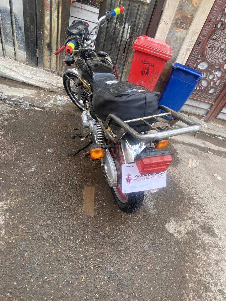 سلام عليكم دراجه نوع سيفان موديل ٢٠ اوراق كامله مكينه مكفوله تيرات جداد كهربائيات كلها شغاله السعر ب٤٧٥ وبيها مجال بسيط حك الجيه مكاني بغداد الدوره وهذا رقمي ***********
