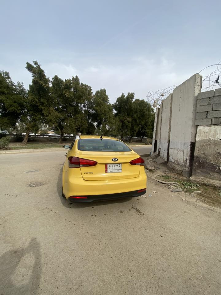 سلام عليكم كيه فورتي للبيع وارد أمريكي حادثه جاملغ بدون داخل لغد شاصي مكفولات  مديل 2017سياره جاهزه من كلشي مال جني ماتصرف عليه شي مكان بغداد 
سعر 115بيه مجال
***********
