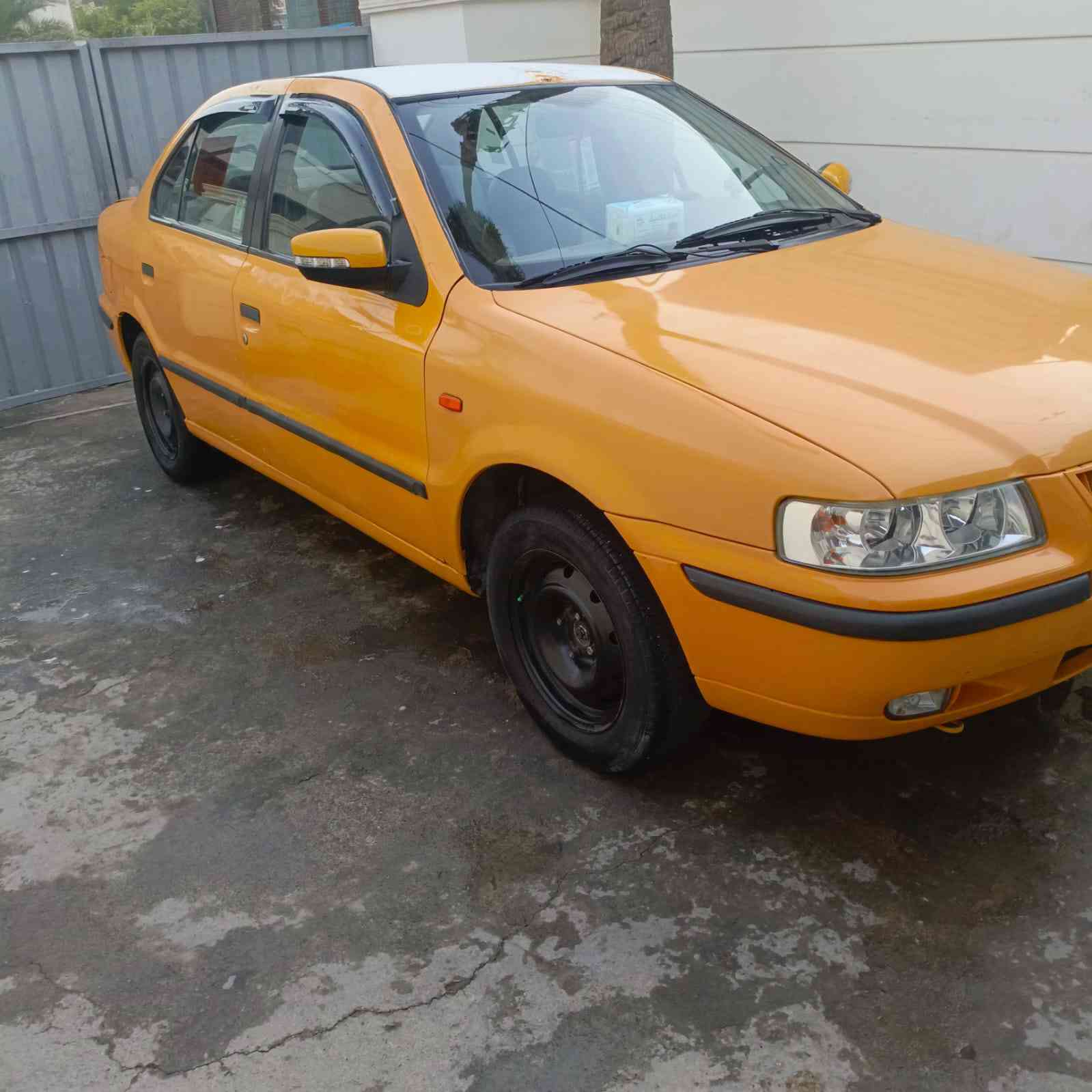 سمنت 2012 مكانه بغداد مدينه الصدر الرشاد سياره جاهزه اوتوماتيك جير ومحرك كورولا بيكاتشو 1600 
تبريد عوزه بس غاز سياره دوشهمه عامه حداديه جديده السعر 35 وبيها مجال بسيط 
***********
