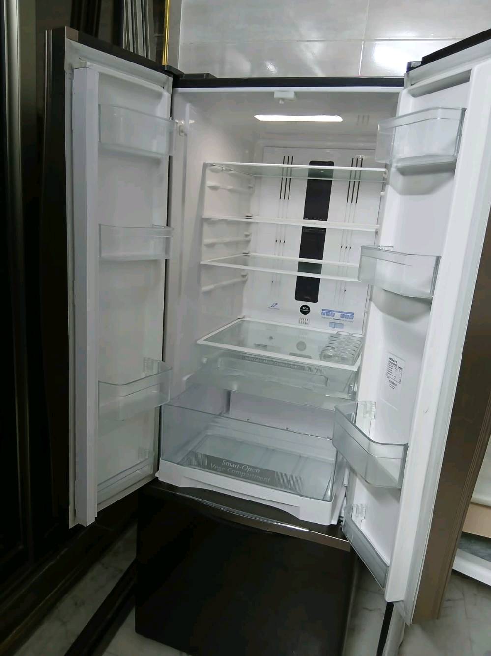 بغداد 
ثلاجة نظيفة جدا وعالفحص 
ما هو الموديل الدقيق للثلاجة؟: 
هيتاشي
هل توفر توصيل داخل منطقتك؟: 
لا
هل هناك أي ضمان متبقي على الثلاجة؟: 
لا
ما هو السعر المطلوب؟: 
650000
هل هناك أي أضرار أو مشاكل في الثلاجة؟: 
لا