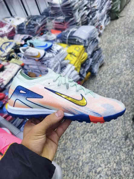 اير زوم الاصلي الوكاله متوفر بجميع القياسات كميه خير من طركه جيلاتين طبي صناعه فيتنامي اصدار 2026 رقم الحجز وانساب*********** لل علم مو باله جديد 🔥😱
