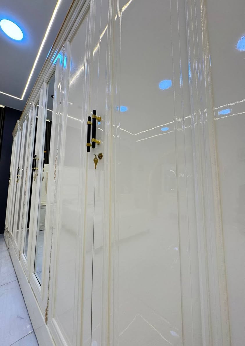 حصرياً الموديل الجديد والمميز 

غرفه نجاره قتصاديه 🛌

متكونه من 9 قطع مميزه 

الكنتور ارتفاع 240 طول 320 

مع الزاويه مجموع الطول 4 امتار 

السمك الخارجي للغرفه 5 ملم انديف

والسمك الداخلي 3 ملم معاكس ابيض

السعر مليون دينار فقط 😍

سعر الشازلون الخزان 75 الف 

سعر الشازلون المقعد 50 الف 

متوفر توصيل وشد داخل بغداد 😊

متوفر توصيل وشد لكافة محافضات العراق 🇮🇶


**إذا كنت صاحب هذا الإعلان وتريد حذفه لأي سبب، رجاءا أرسل رسالة إلى الدعم الفني**