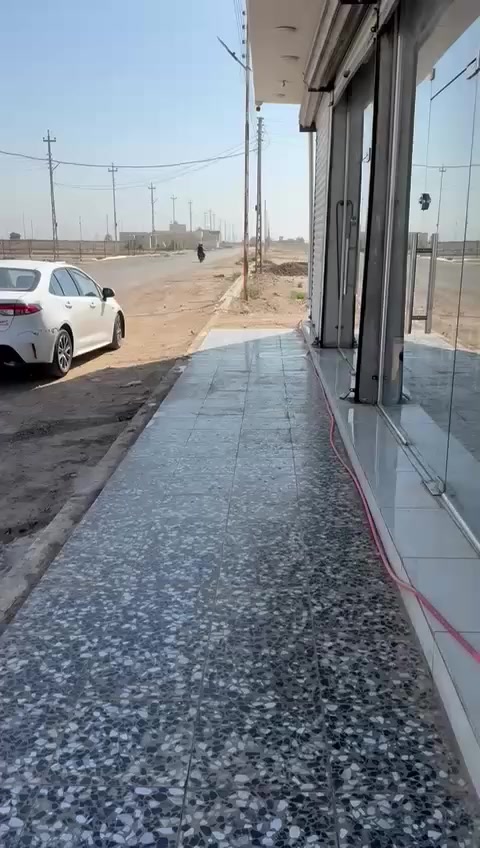 بيع مستعجل قطعة للبيع المساحه 2700متر  عل شارع تجاري ركن   قيناص الواجه 8ونص ونزال 100والضهر 55 أ بصف القطعه مزرعة  وتكدر أسويها مزرعه في منطقة بوب الشام  الاستفسار ***********
