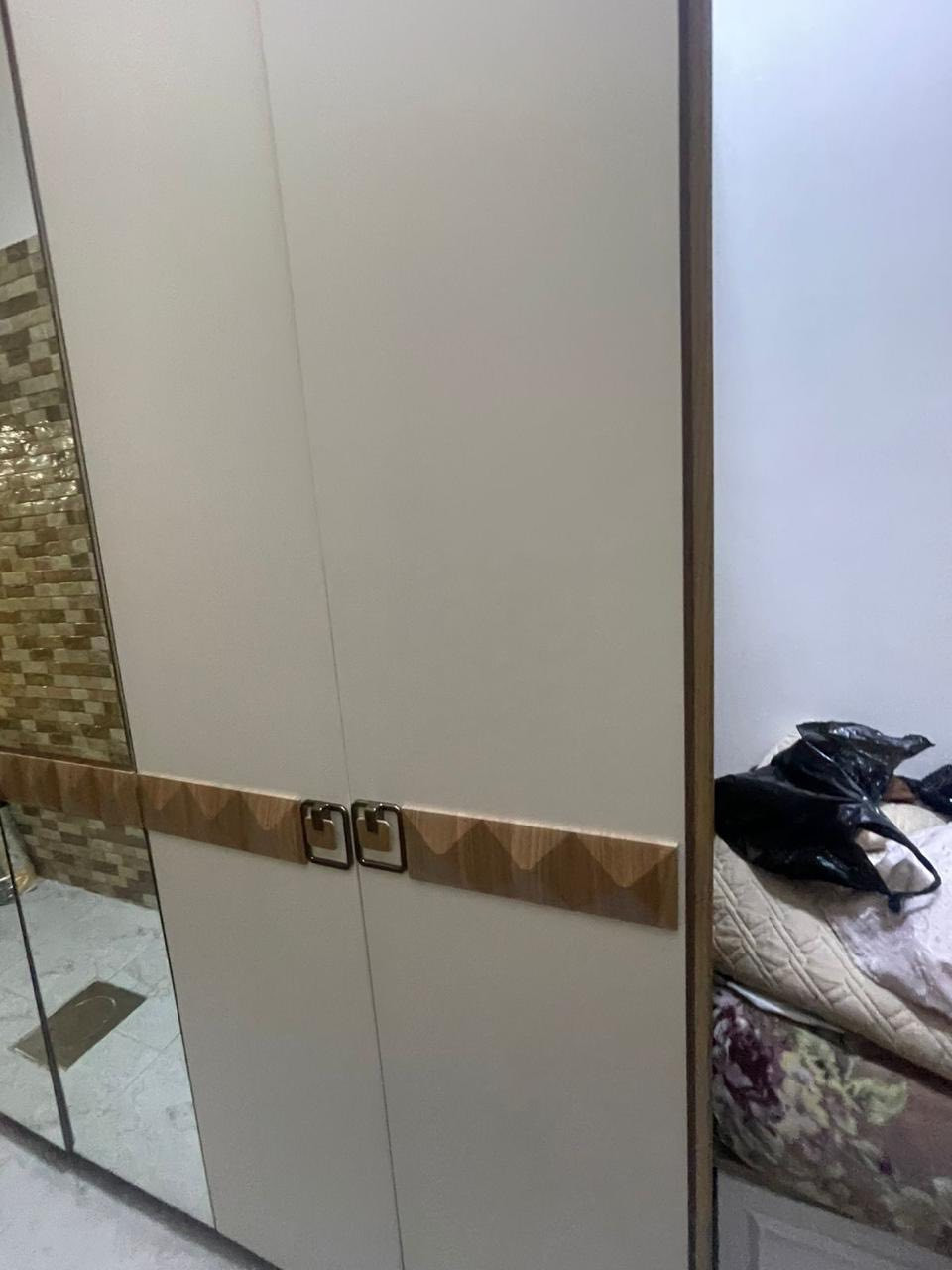 مكلفة بنشر غرفه نوم ... مشتريها من هوم سنتر وتعرفون بضاعه هوم سنتر المتانه مالتها قويه وغاليه . اخذوها مليونين جربايه  وكومديات ثنين وكنتور ٦ بيبان يردوها مليون نص سعر


**إذا كنت صاحب هذا الإعلان وتريد حذفه لأي سبب، رجاءا أرسل رسالة إلى الدعم الفني**