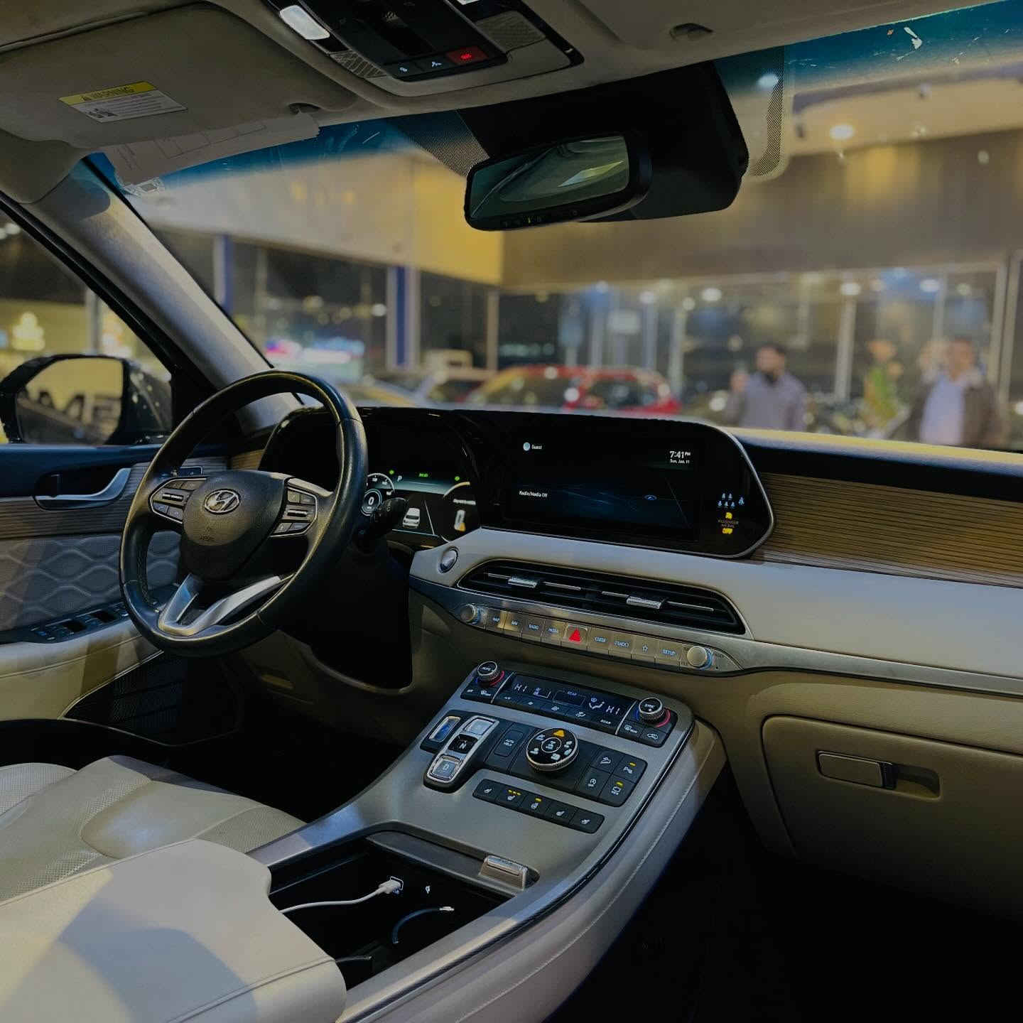 بسم الله ما شاء الله توكلنا على بركة الله.
#الحوت_لتجارة_ومزادات_السيارات 🇮🇶 
______________________________________
#اعلان_بيع_سيارة
🔷السيارة : هونداي بالاسايد كاليكرافي🔥
🔷سنة الصنع : 2022
🔷اللوحة : اربيل
🔶السعر : 308 ورقة
🔷الضرر : تبديل وصبغ البنيد فقط. (صور الضرر مرفقة بالاعلان)
🔷ضرر الايرباك : ستيرن ودشبول.
🔷رقم الشاصي : KM8R7DHE6NU454291
______________________________________
🔷المواصفات : 🔥
🔹حجم المحرك 6 سلندر 3.8L 
🔹عداد المسافة 29 الف ميل 
🔹كاميرات 360 درجة
🔹رادار امامي وجانبي وخلفي
🔹تنبيه الخروج عن المسار
🔹حساسات امامية وخلفية
🔹كراسي جلد ابيض 
🔹فتحتين سقف
🔹سقف شمواه
🔹اوتو هولد
🔹 تحكم ستيرن جهتين
🔹ويل كب حجم 20 انج مع اطارات بحالة جيدة
🔹لايتات LED بالكامل
🔹شاشه تحكم بالايعازات
🔹سستم الصوت harman/kardon
🔹تبريد وتدفئة الكراسي الامامية
🔹تدفئة الكراسي الخلفية
🔹الكراسي كهرباء
🔹ميموري كرسي السائق
🔹بردات خلفية
🔹جنطة كهرباء
🔹بصمة ابواب وتشغيل وتشغيل عن بعد
🔹مع باقي المواصفات الاعتيادية
————————————————————————
☎️ الاتصال :
***********
***********
📍النجف الاشرف - المدينة المائية - مقابل حي الجامعة.
