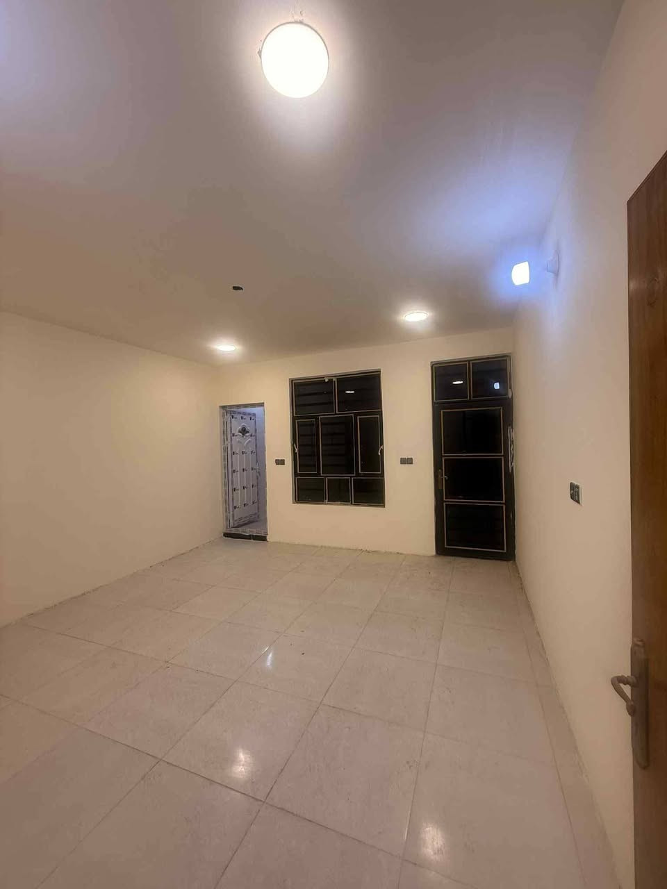 دار للبيع في بوب شام زراعي بيت ضيفان مساحه 100متر واجيها 5نزال 20الدار طابق ونص بناءحديث استفسار ***********
