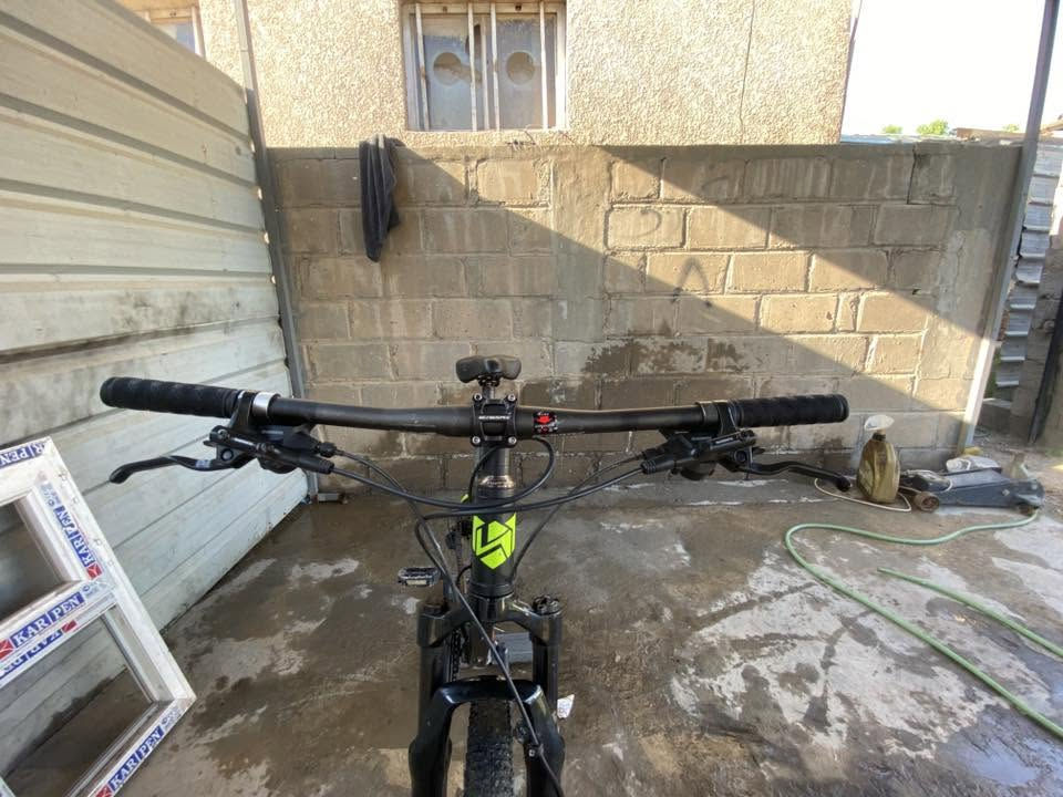 سلام عليكم بايسكل جبلي شحن عوزه فقط بطاريه حجم ٢٧.٥ مكان بغداد كماليه سعر ٢٠٠ و بي مجال بسيط رقم هاتف ***********
