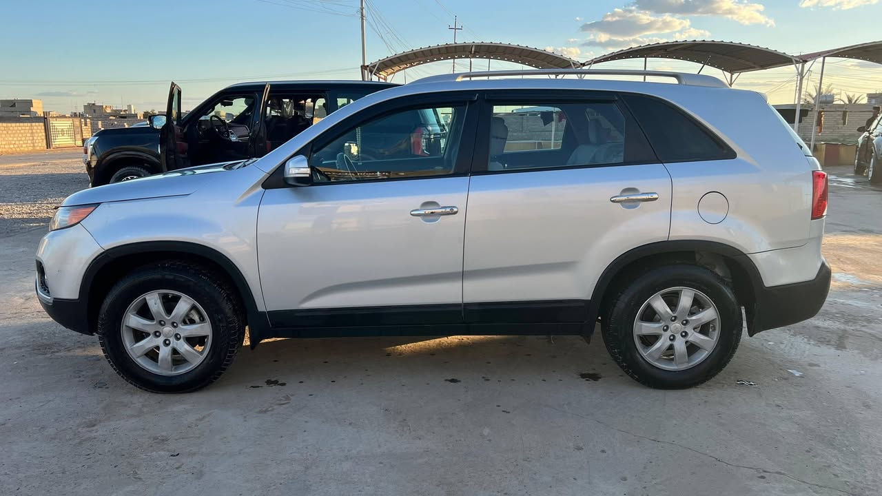 السلام عليكم
سورنتو وارد امريكي موديل 2012

 رقم صلاح الدين دولي باسمي

سبعه راكب
تحكمات ستيرن

اشاير بالمري

شاشه كامرا 

تبريد قطعتين

محرك 6

كير توماتيك 

تبريد تدفئه شرط 

للون سلفر

سياره جاهزه 

صدر إطارات جديد

ماشيه 122 الف حقيقي

البوند فقط مرشوش

السيارة جديدة

مكاني شرقاط 

سعر 145 

***********
