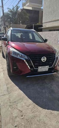 Two color نيسان كيكز موديل ٢٠٢٣   مواصفات sv   ماشيه ٢٢ الف كيلو   رقم...