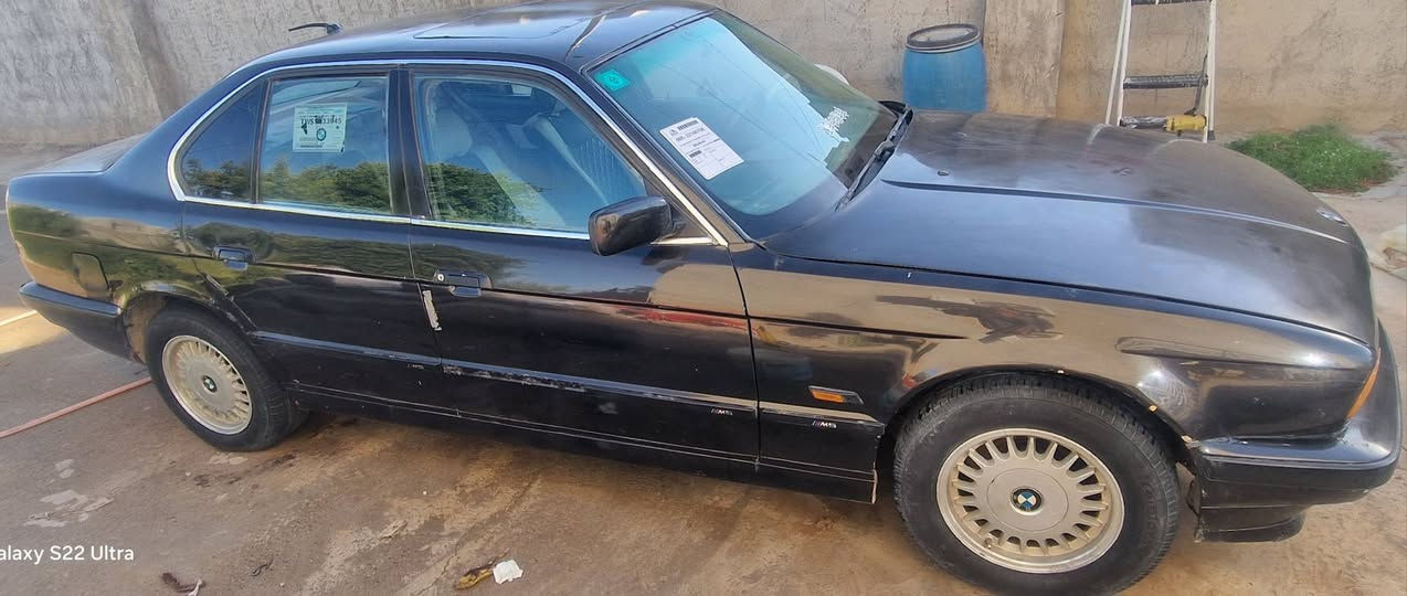 للبيع BMW موديل 1990
سيارة بحالة جيدة وسعر مناسب.
التفاصيل:
التسجيل: بغداد – باسمي (مشروع وطني)
السنوية: لـ 28 وقريبة تسقط
محرك تخم
الكير يعمل طبيعي
صبغ عام
تايرات جيدة
شكلها جميل
النواقص:
الجنطة قافلة
يد الباب الخلفي فالتة
تحتاج دوشمة بسيطة
💰 السعر: 55 وقابل للنقاش للجادين
📱 التواصل واتساب: ***********
