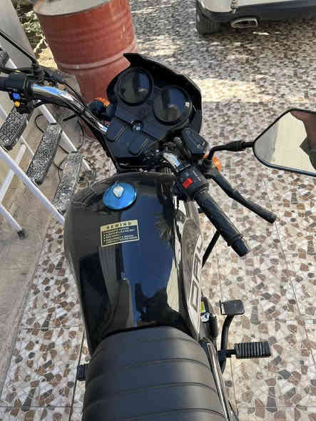 دراجة دايون للبيع موديل 2025 الشكل الجديد 
دراجة صار شهر ونص من شديتها ماشية 400 كيلو 
ثاني تبديلة دهن بصمات تشغيل عن بعد ثنين وسويجات ثنين حتى صندوق مالتها موجود 
السعر 1450 وبيها مجال 

***********
