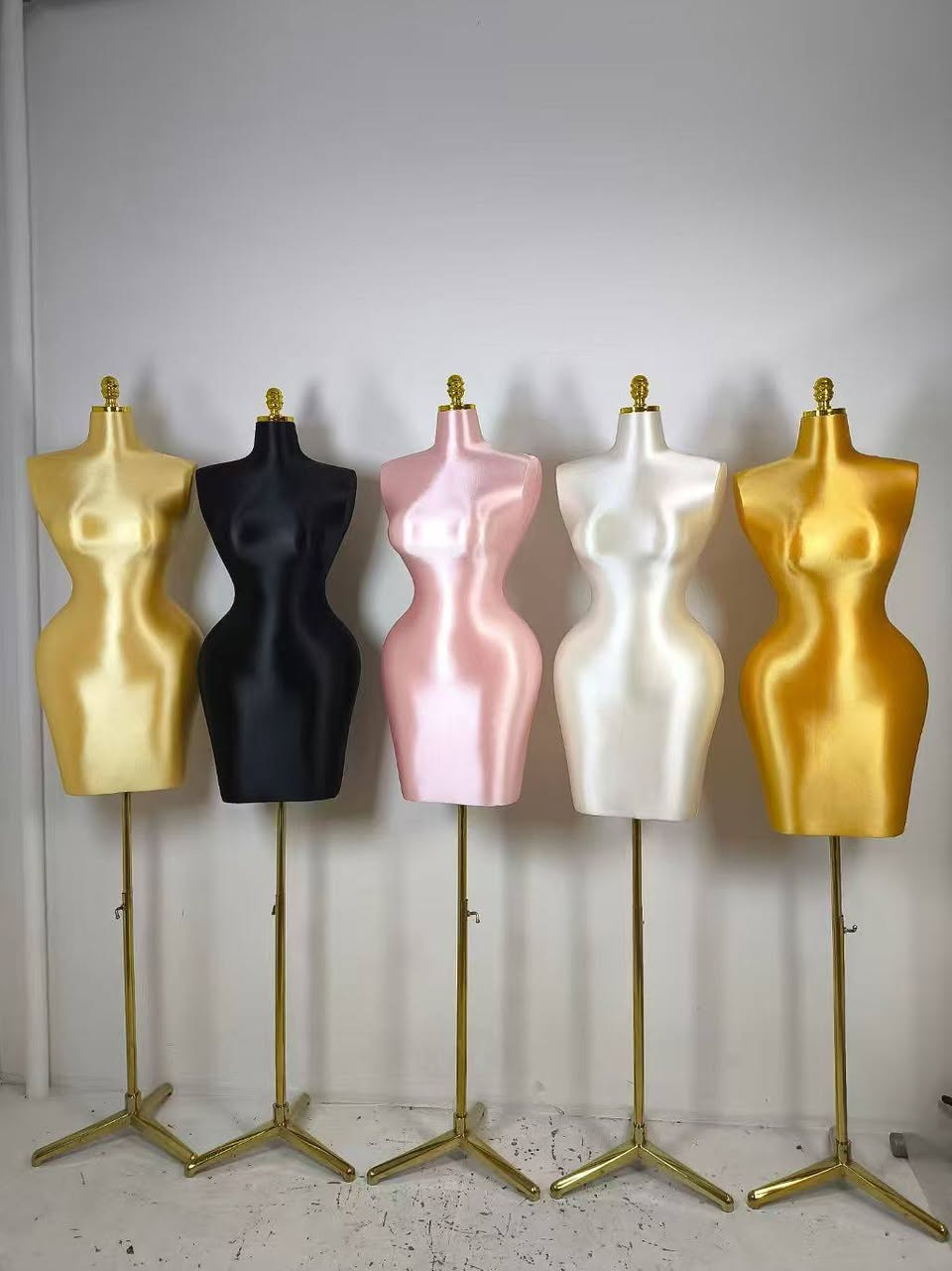 #Largemodel 
#mannequin
#femalemannequin
#malemannequin
#fullbodymannequin
#clothingmannequin
#shopmannequin
#displaymannequin
#fashionmannequin
#retailmannequin
#mannequinfactory


**إذا كنت صاحب هذا الإعلان وتريد حذفه لأي سبب، رجاءا أرسل رسالة إلى الدعم الفني**