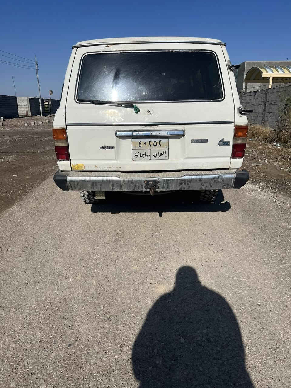 سلام عليكم لاندكرزو موديل 83السياره معمره جديد عله ايدي اي نقص ما بيها ومنضومه غاز شغاله العنوان بغداد بسمايه السعر 52بيها مجال للشراي ***********
