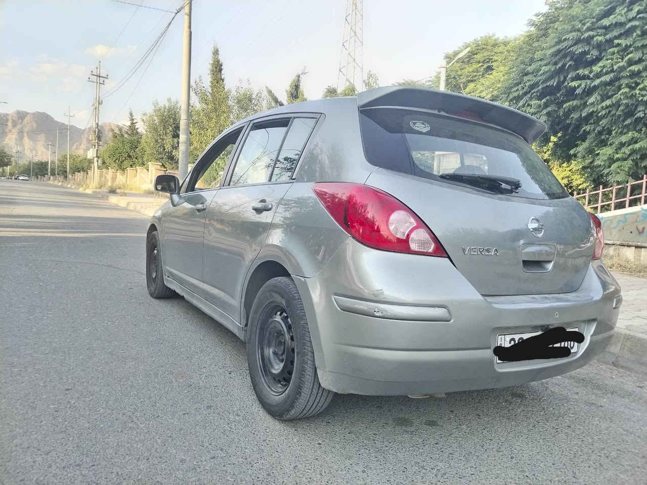 بەناوی خوای گەورە 
نیسان ڤێرسا مۆدیل 2010 گێڕ تۆماتیک مەکینە 20 گێڕو مەکینە بەشەرت چوار پارچەی پەمپە بێ دەعمو لێدراوی سەنەوی هەتا 2027مانگی 2 بەسەر دەچێت پێشوو پشتی کەپسە دەعمی پێوەنیە تەبرید لەسەر سویچ چوارجام کارەبایی تەعدید سورحە شاشەو کامێرا دینارێک مسروفی نیە ڕۆنی گێڕو مەکینەی تازە گۆڕاوە شوێن ڕانیە 78کەمێک معاملە ***********

