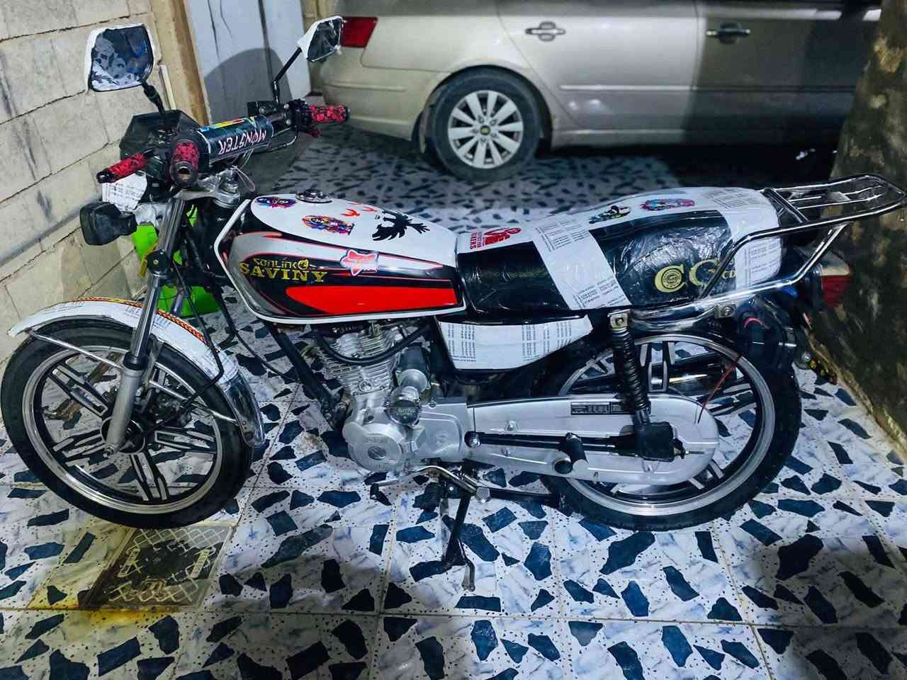 دراجه ايراني. 23 مع منفيس وجداً نظيف تعال وشوف المكان الرمادي شارع 17 *********** السعر 650
