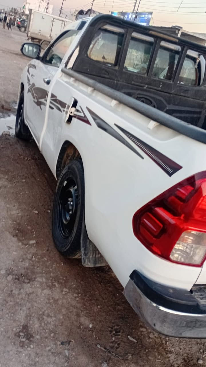 سلام عليكم للبيع تيوتا هايلوكس موديل 2016 تك قماره أربع جنكال رقم أنبار تحويل مباشر للاستفسار ***********  مكلف بلنشر هاذه رقم صاحب السياره
