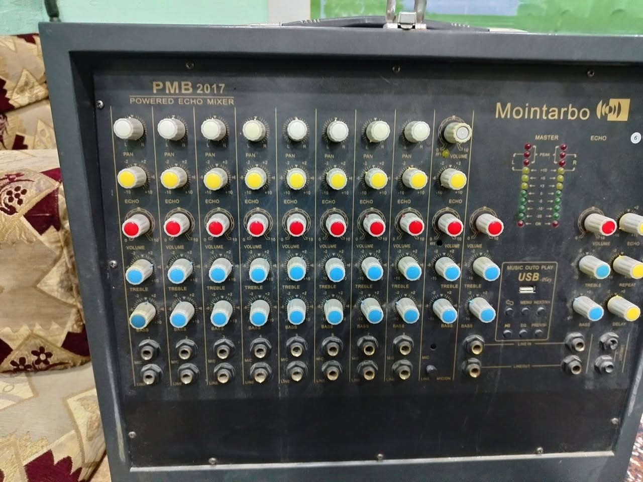 السلام عليكم سماعات للبيع و وايرات ومكسر و ستانات و لاقطات ***********
