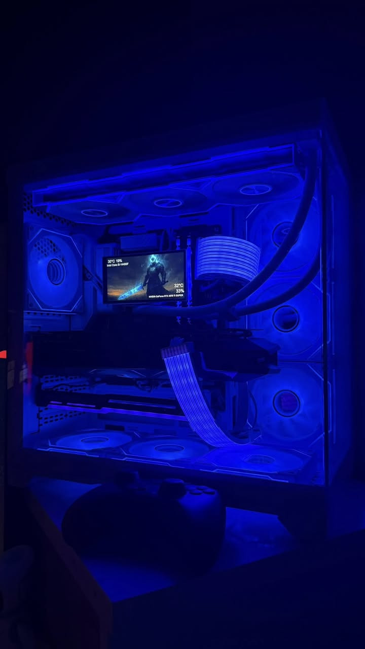 مساء الخير شبابنا الطيبة 
مستعمل و كلش نظيف 
كيس لون ابيض 🤍
مع 7 فانات 
السعر 90الف دينار
دعم✅️
- مبرد مائي حجم 360mm,240mm,120mm✅️
-7 مراوح قياس 120mm✅️
- بورد ATX,M-ATX,ITX✅️
-منافذ USB  عدد3  ✅️
-طول كرت شاشة يصل الى 400mm✅️
- تخزين ssd×3 +hdd×1✅️


**إذا كنت صاحب هذا الإعلان وتريد حذفه لأي سبب، رجاءا أرسل رسالة إلى الدعم الفني**