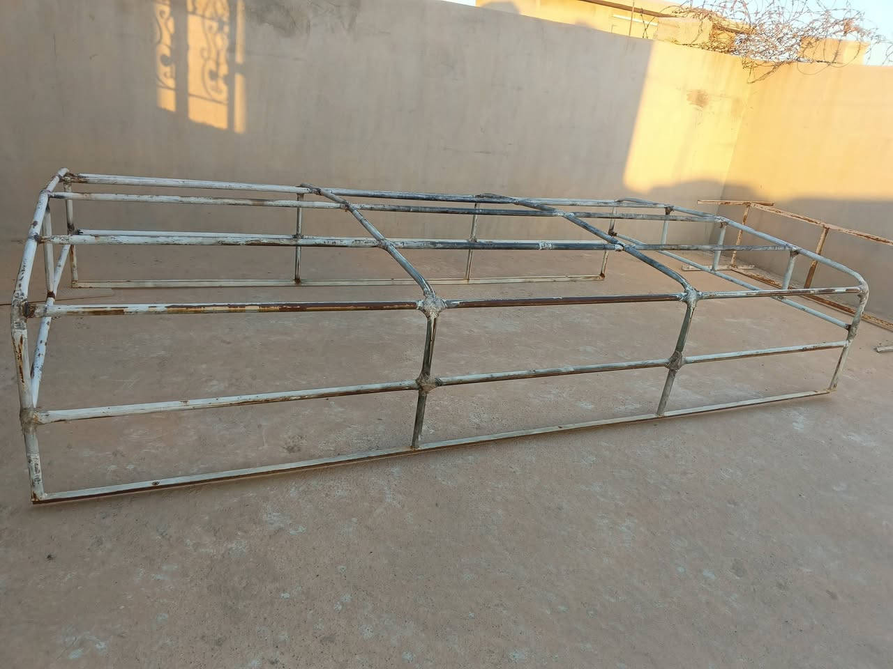 سلام عليكم  عندي جادر وسقيفة مال كية فحل للبيع 250 وبي مجال قليل مكان كركوك ***********
