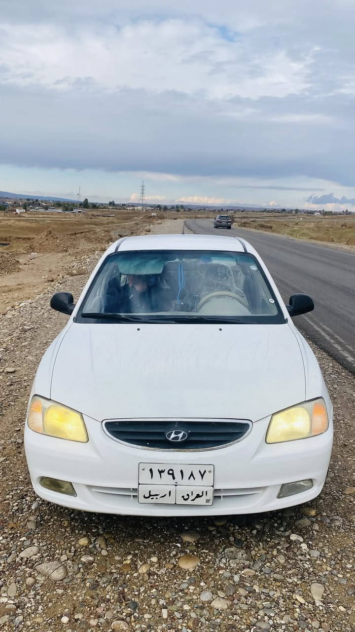 بيع مستعجل❗️
هونداي ڤيرنا 2010اوتماتيك
🛑گير ومحرك بشرط 
🛑تدفئة تبريد بشرط
🛑ويل تركي رياضي 
🛑لايت زنون اوف وايت 
🛑حساسات خلفيه 
🛑تحكم مري كهربائي 
⛔️بيها جاملغ صبغ وخشم البونيد 
⛔️سنويه ساقطه صارلها سنه 
⭕️شرط تحويل او وكالة 
🟣السعر 70 وبيها مجال  مكانها( تكريت)
***********📞
