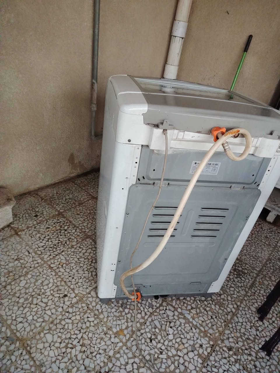 غساله ملابس👗👚👖
ماركه LG شغاله
مكان غساله شعب حي تجار خلف جامع بداية 
فرع محمد مضمد 
*********** بغداد, العراق
