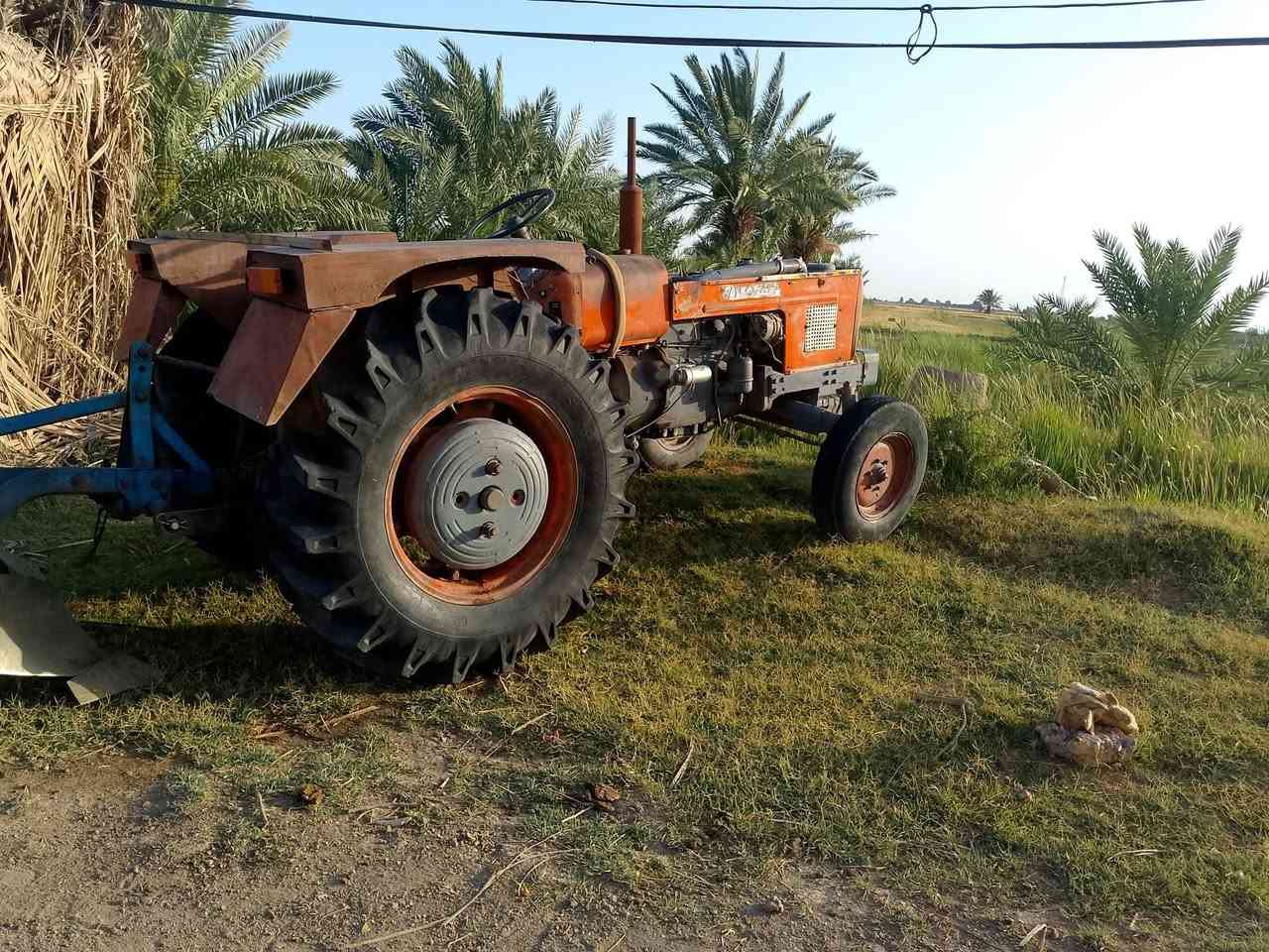 سلام عليكم عنتر للبيع موديل 89سنويه مكينه مكفوله لاتنقص مكان ناصريه الغراف سعر خاص اتصل على رقم ***********
