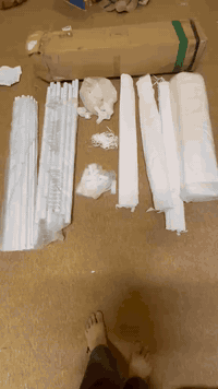 خيمة طولها 6متر وعرضها 3متر الخيمة تركيب بواري مامستخدمه ولا مره ولا مشدودة اصلن  وغراضها كامله ومابيها اي نقص 
الجادر مالها نايلون مطري 
مكاني البصرة الحيانية ويوجود توصيل 
رقمي ***********
سعرها خاص

لحد يكلي شلون شكلها الله شاهد ماشادها كلش
