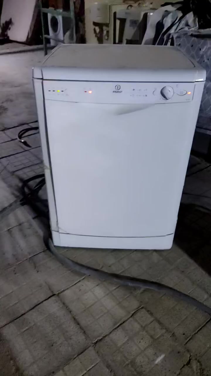 من رخصة الادمن غراض باله كويت العنوان بصره خور الزبير يوجد توصيل ***********
