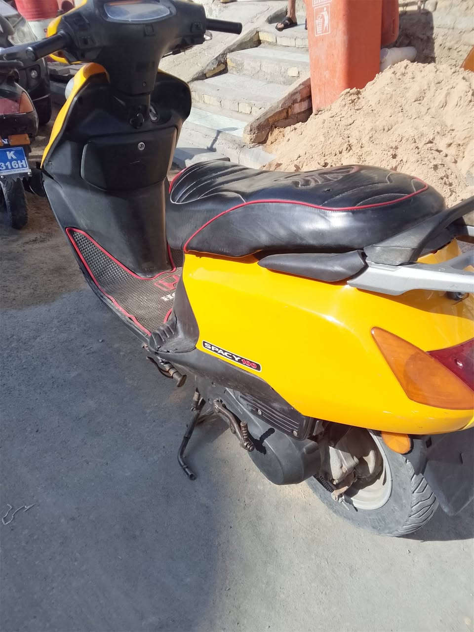 سبيسي ماليزي مكفوله مكينه ممفتوحه
كهربائيات شغاله وسلف وهندر شغال كابريتر اصلي كفرات اصلي 
سعر ٤٠٠ وبيها مجال. الاستفسار. خاص او اتصال ع رقم. ***********
