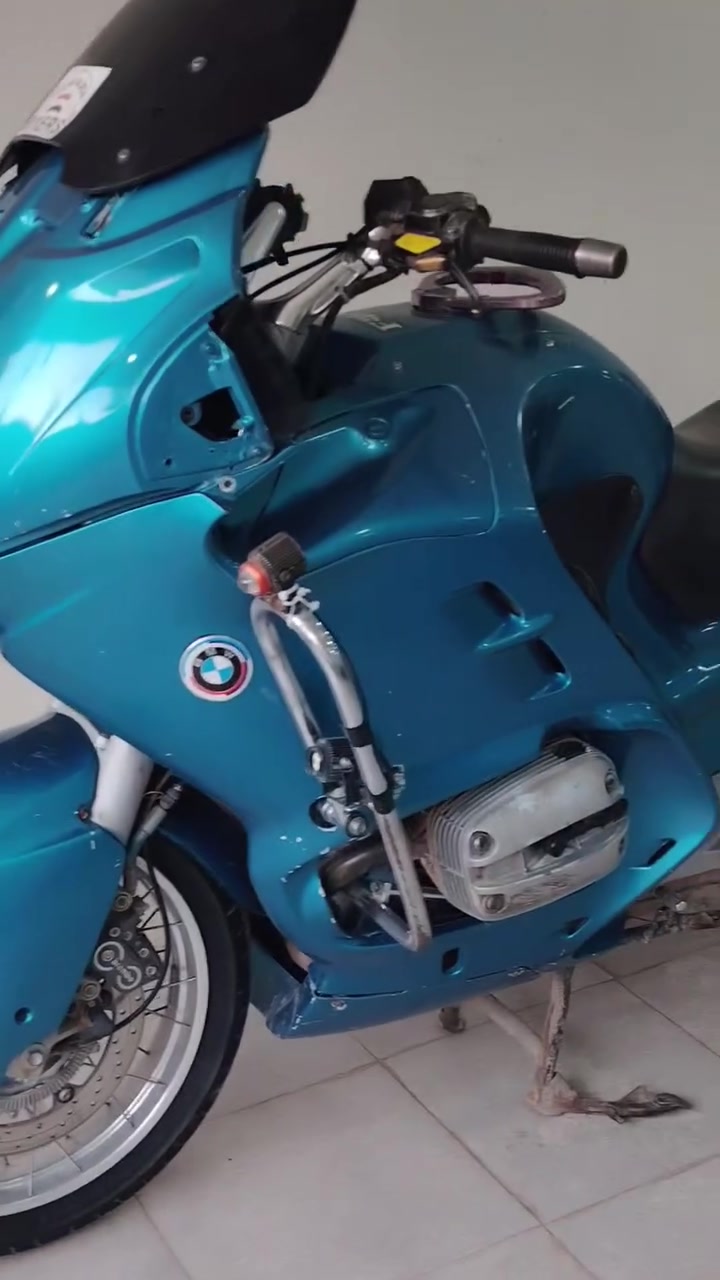 سلام عليكم BMW RT 850 cc مكفوله كير محرك بدون رقم نظافتها شوفت عينك بيع او مراوس حسب القناعه ستفسار *********** وشكرا 🖤
