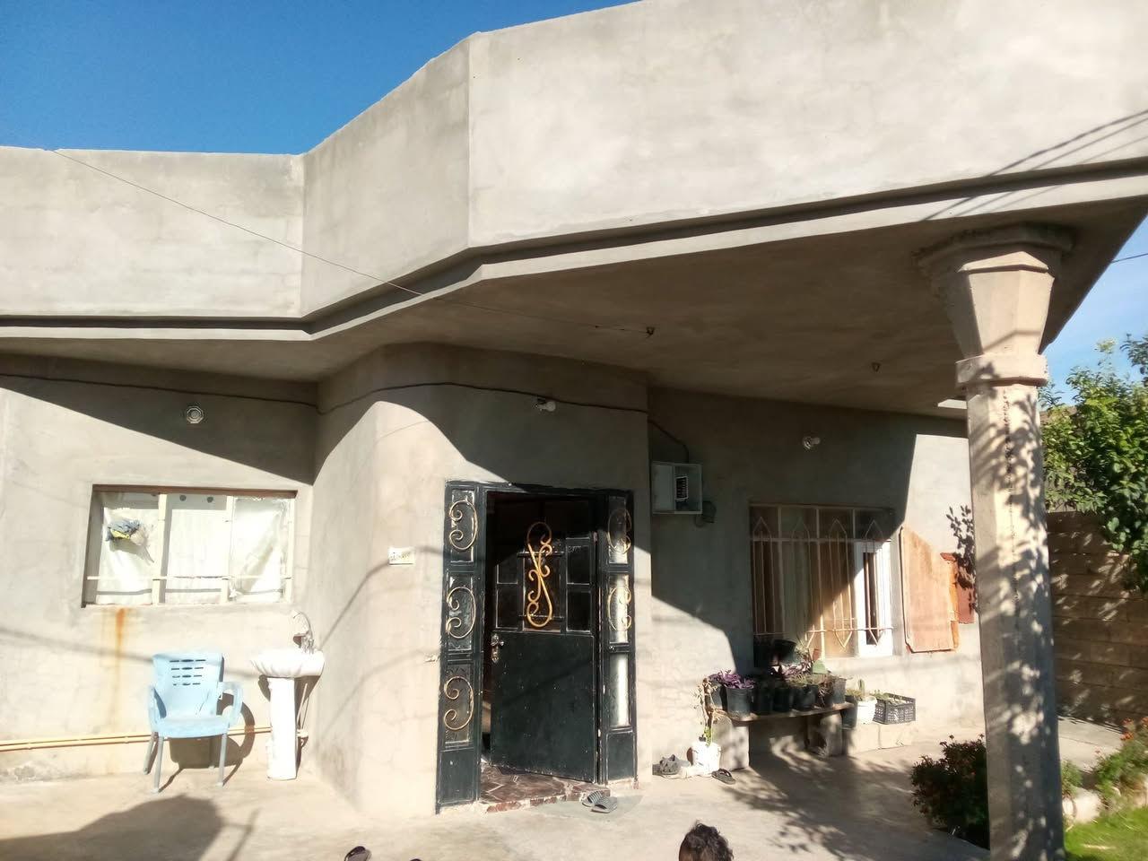 بيت للبيع المكان عرب الصين بالصديرة قريب على مولد اشرف الحميد
مساحتو 300 كامل من داخل ربعه ومجمع وغرفتين نوم مطبخ السعر30 يم جماعة رقم صاحب البيت ***********
