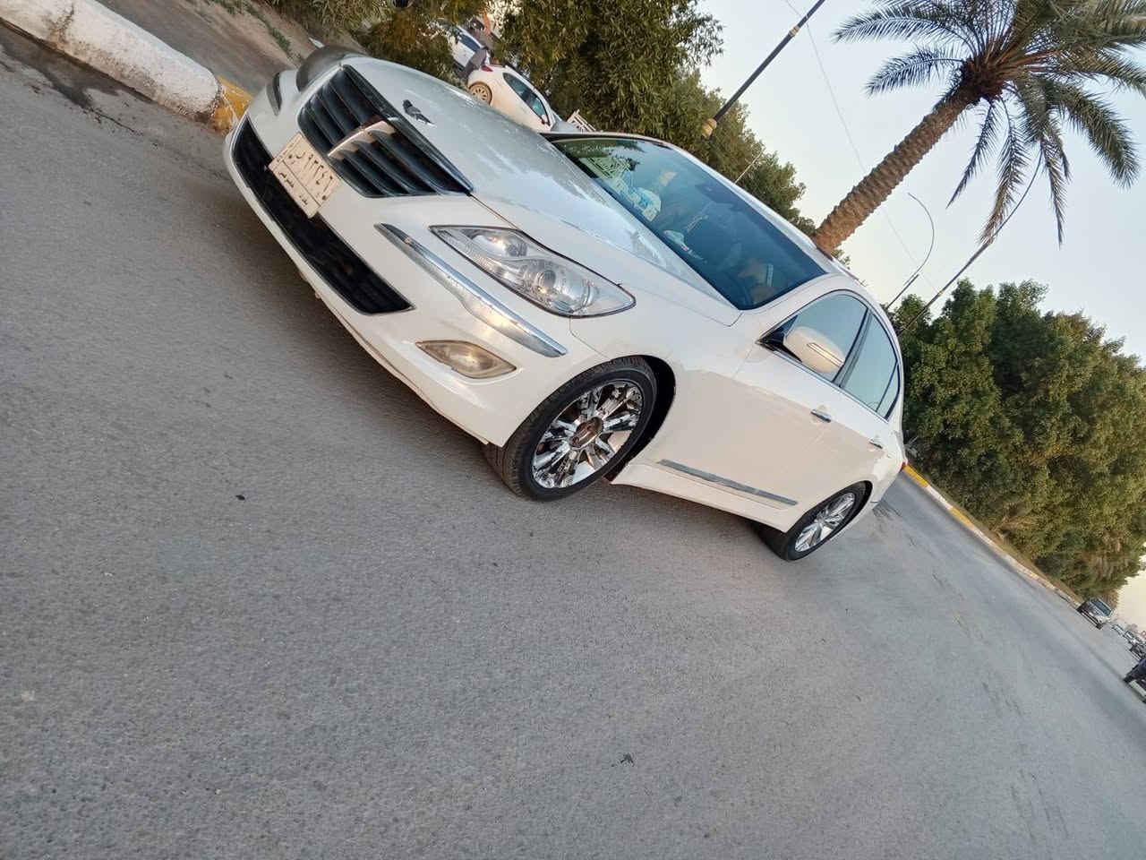 السلام عليكم... 
جنسيس موديل 12 رقم بغداد 
فول مواصفات.. 
مكفولة من اي حادث.. 
السيارة جاهزة ونضيفة.. 
مكانها كربلاء... 
السعر 118 
الرقم ***********
