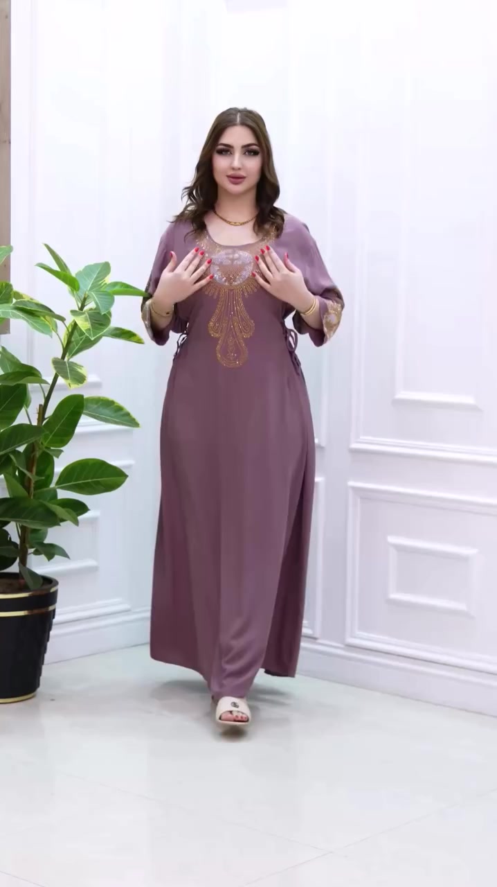 كلبيه كشمير ستراس ميوكع بلغسل خامه درجه اولى 
حزام بلجوانب برنسيسه 
⚜️سعر 15 🔥🔥⚜️
قياس   2XL 3XL 4XL 5XL
توصيل داخل الديوانيه الفين 
لجميع المحافظات 3
اختيارج المثالي للأناقة والراحة بنفس الوقت
مصنوعة من خامة ممتازة عالية الجودة، ناعمة على الجسم،
ما تكش ولا تذب لون حتى بعد الغسل 👌
متوفرة بـ 4 ألوان راقية تناسب كل الأذواق 
 
قصّة مريحة تناسب مختلف الأجسام وتبرز الجمال بذوق هادئ 💖
مخور عملية للبيت والمناسبات الخفيفة،
تلبسها وتكوني مرتاحة وأنيقة بنفس الوقت


**إذا كنت صاحب هذا الإعلان وتريد حذفه لأي سبب، رجاءا أرسل رسالة إلى الدعم الفني**