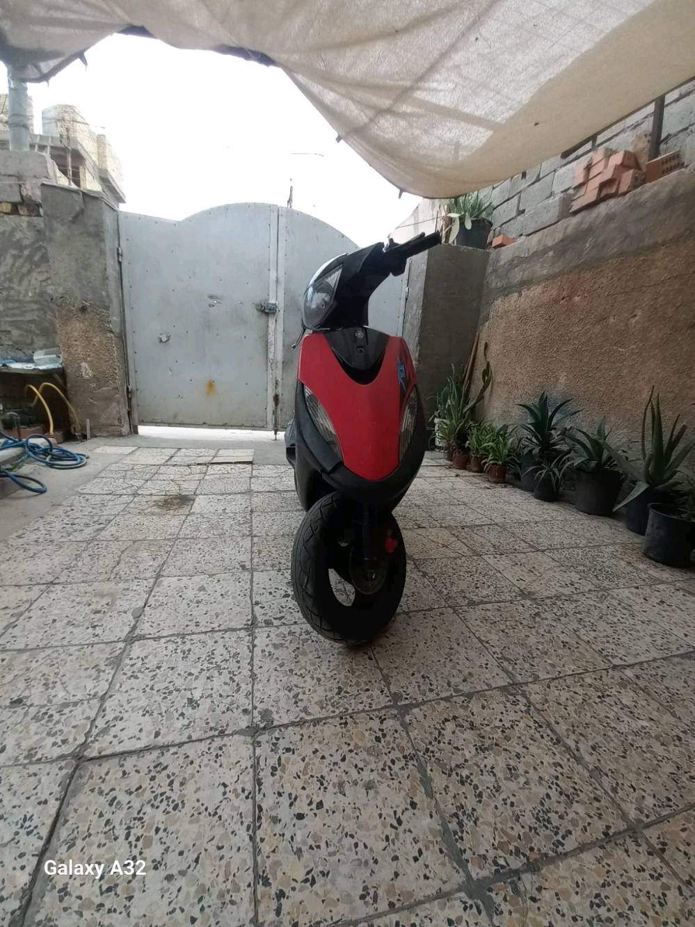 ماكس عدله للبيع 
هندر وسلف شغالات 
مجفت جديد 
ودراجه نضيفه اي نقص مابيهه مكاني بغداد الدوره *********** 
رقمي
شنو آخر سعر إلها، وبيها مجال بسيط لو السعر نهائي؟: 
بيهه مجال ، اتصل عالرقم وتدلل