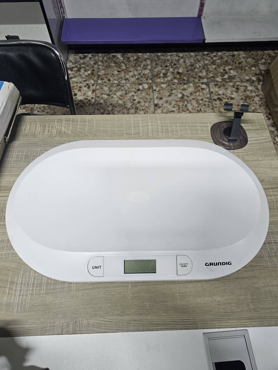 ميزان الأطفال الرقمي من Grundig ميزان إلكتروني مصمم لتتبع نمو وزن الأطفال الرضع والأطفال الصغار في المنزل بدقة نوعية اصلية يستخدموه الأطباء بالعيادة ملاحظه بي فطر كلش صغير موضح بالصورة السعر 15 الف العنوان بغداد مدينة الصدر قطاع 55 قرب المستشفى رقمي *********** توصيل ما عندي
