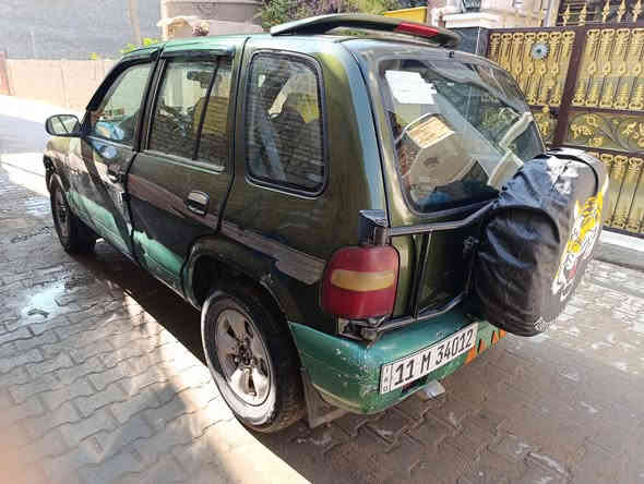 سبورتج موديل 93 رقم بغداد دولي هزه جديده سنويتها لل27 كير ومحرك  ثري اس ياباني كير مكفول المحرك بيه بخار ابيع كايم السياره خير من الله صدرها جديد الكشر حلو بس يريد بعد ترتيب شوفت العين كدامكم ابيع هلموجود 32 وبيها مجال للطيبين ( او مراوس)(صاحبها اعرفه واني اكفله صاحبها يريد تحويل ..هاتف ***********بغداد الكريعات
