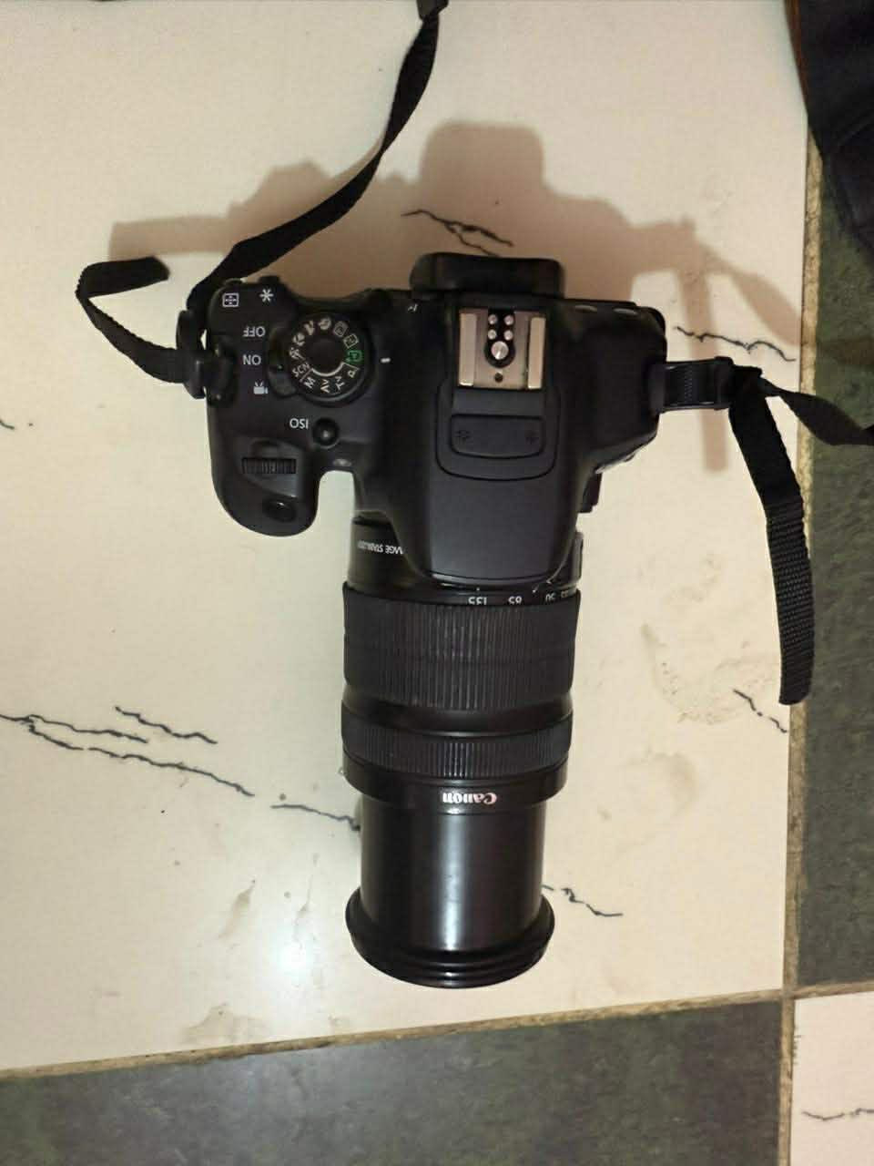 كامرة كانون D700 للبيع
السعر 500بيهه مجال

وياهة عدسة ١٨_١٣٥
كامره ما متعوبه ووجايبهة من خارج
شترهة ماعابر ٢٠٠٠ بعدهة جديده
الشاشة لمس  وتصويرهة فيديو خرافي
كامرة احترافية 
هية وشاحنتهة وياهة كيبل نقل ايفون 📱 + للايندو
***********
