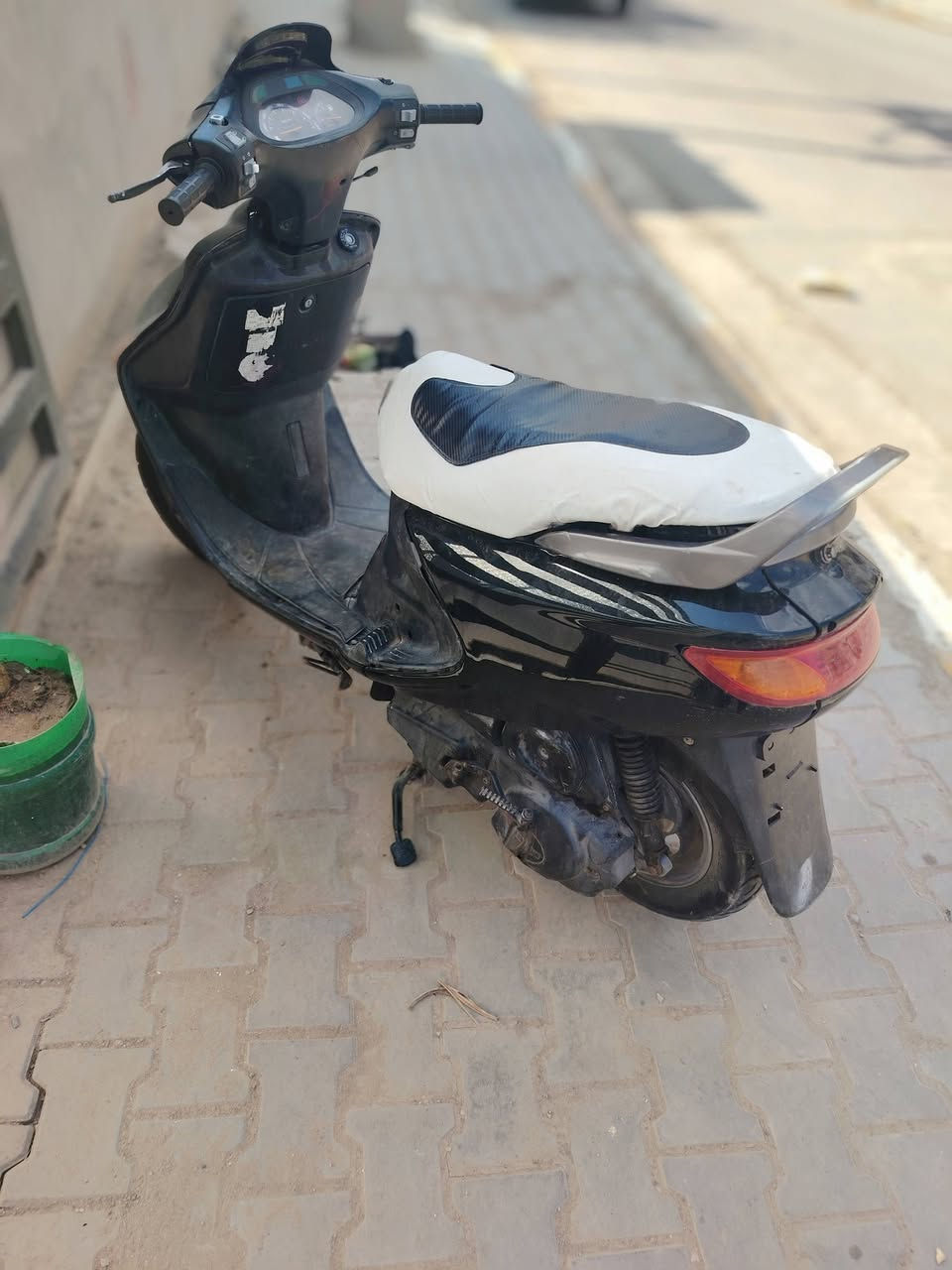 دراجه فراشه فحل للبيع السعر 500 الديوانيه مركز مبدل بس ولفات تجي وشوف دراجه خير من الله ***********
