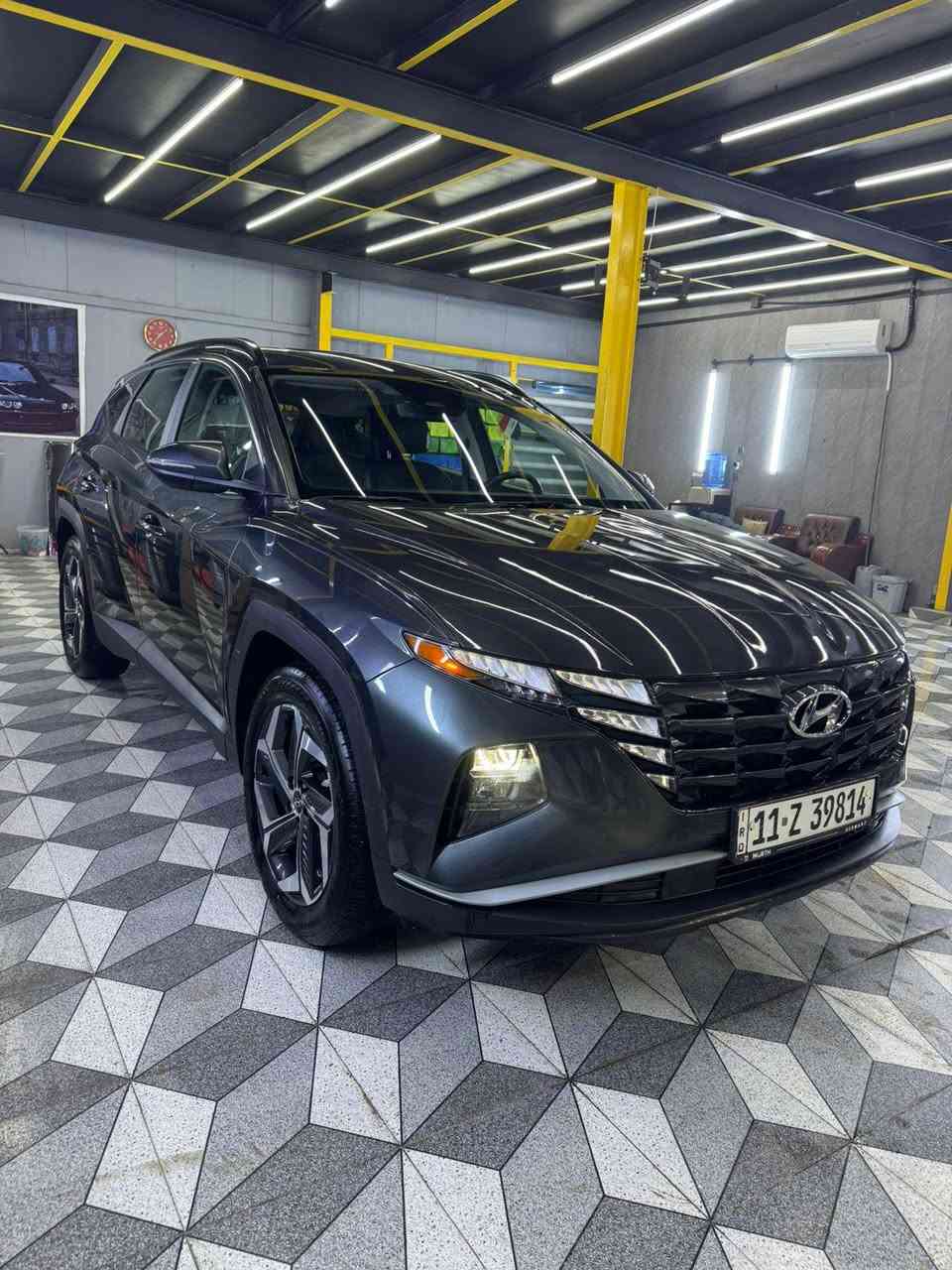 السلا عليكم توسان موديل 23 وارد امريكي حادث مرفوق بالمنشور السياره فول مواصفات فتحة السياره رقم بغداد بسمي وصور الحادث مرفوق السيار اي تبديل مابيهة جاملغ مصبوغ نصة والبنيد نفسة مصبوغ فقط مكان السياره بغداد جميلة الاستفسار ***********السعرررررر215وبيهة مجال
