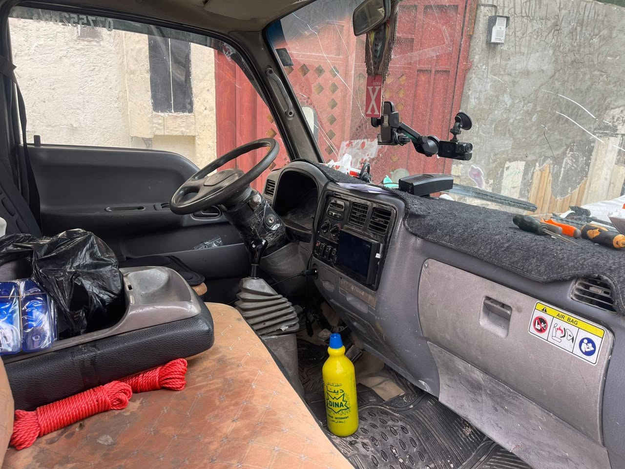 سلام عليكم
للبيع كيا بنكو فورنتير 8 جنكال 
موديل 1997 
مكينه 6 سلندر 2700 
السياره خير من الله 
السياره ما عليها ضريبه 
تخم تاير جديد شاده 
السعر 54 وبيه مجال حك الجيه 
للستفسار ***********
