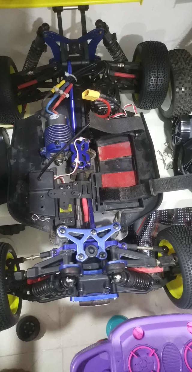 ماشاللە سیارە کلش قویە حجم 1:10 کبیر سرعە مالتها 110km  سعر کلش مناسب سعر فی وقع تقریب420الف بس هذا سعر کلش مناسب ورخیص


**إذا كنت صاحب هذا الإعلان وتريد حذفه لأي سبب، رجاءا أرسل رسالة إلى الدعم الفني**