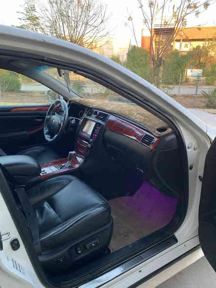 ❤ بەناوی خودای گەورە و میهرەبان ❤
. ئەم گوڵە 🌹 بـــــــــۆفــــــــرۆشــتن 📢
. شاهینە ( مووس 🎁 ) 
. 184 🚀🚀🚀 بێ دووکەڵ
. مۆدێل ( 2007 ) بەسمە ڕەساسی
. 👑مَاشَاءَاللّٰه👑نمونەیە لەجوانی📦
. کوشن جلد و هیتەر
. بێ بۆیاخی عێراق و ئەوروپا
. ناونیشان /// سەید سادق
. نرخ : 68 گەڵا و مەجالێ کەم 💸
. ژ.م ☎️ ***********
. ژ.م ☎️ ***********ڤایبەر+وەتسئاپ🛜
