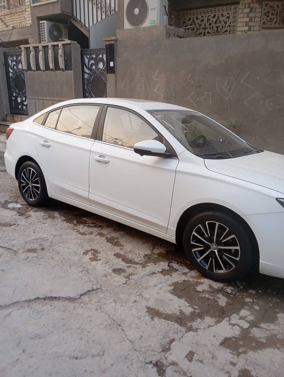 سياره بلسmg5 كفاله  عامه مال شركه بأسمي ثاني يوم تحويل  ماشيه 15  الف حقيقي  فول اوتماتيك  
الهاتف،، ***********
