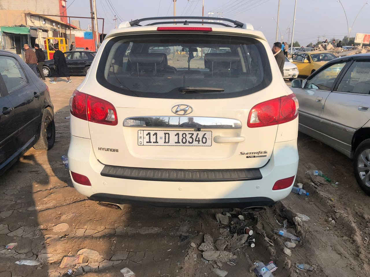 سنتافياا خليجي 2009 6 سلندر محرك 2700
سنويتهة 2029 
فول مواصفات 
7 راكب 
فتحة بالسقف 
شاشة 
مثبت سرعة 
مري شفط 
3 قطع تبريد 
كير ومكينة مكفولات 
سعرهة ١٣٣ وبي مجال  
او مراوس بكورلا 2017 وفوك
***********
