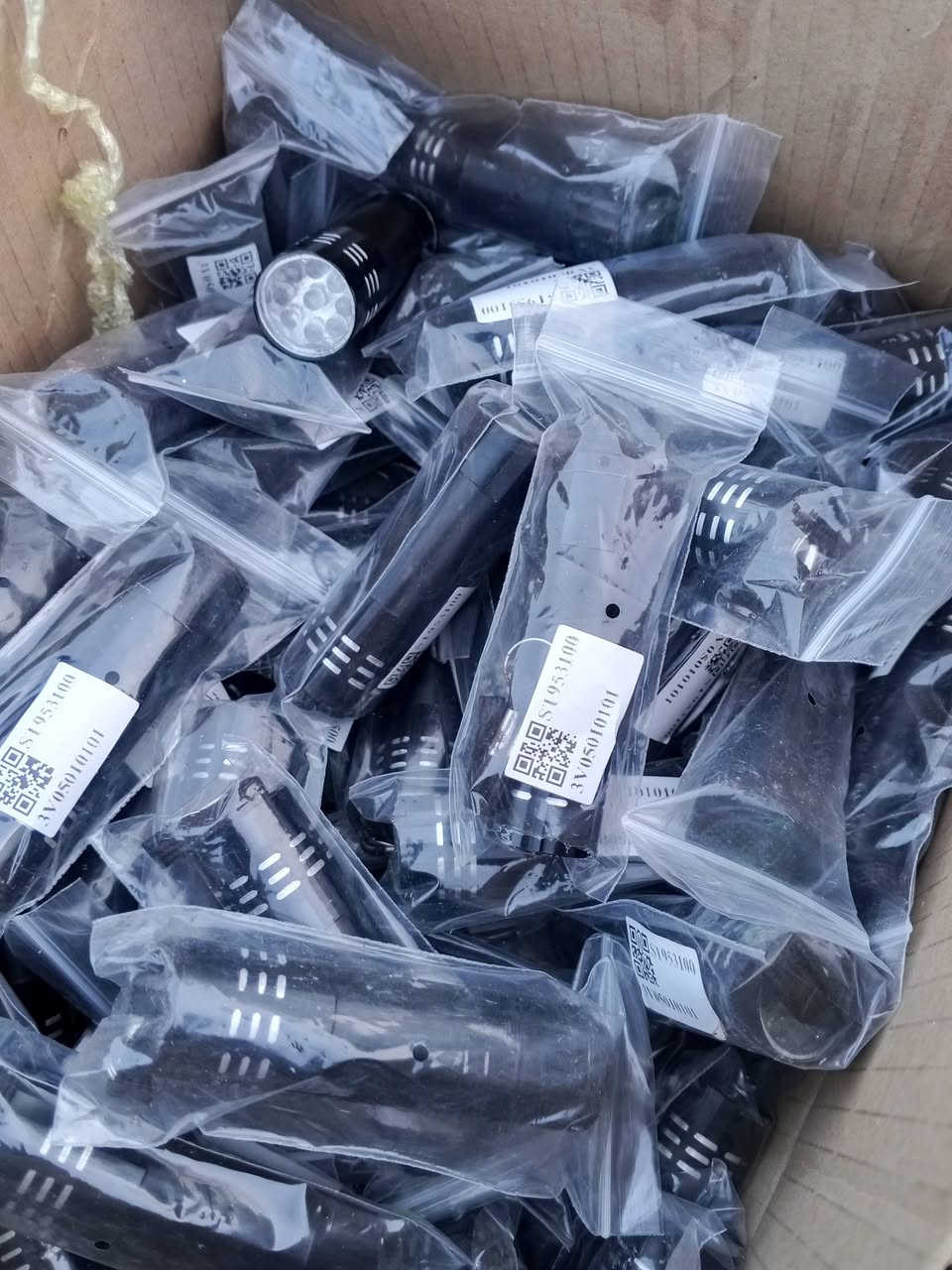 مجموعة لايت حديد عدد اكثر150الى 200
السعر ٥٠٠دينار القطعة


**إذا كنت صاحب هذا الإعلان وتريد حذفه لأي سبب، رجاءا أرسل رسالة إلى الدعم الفني**